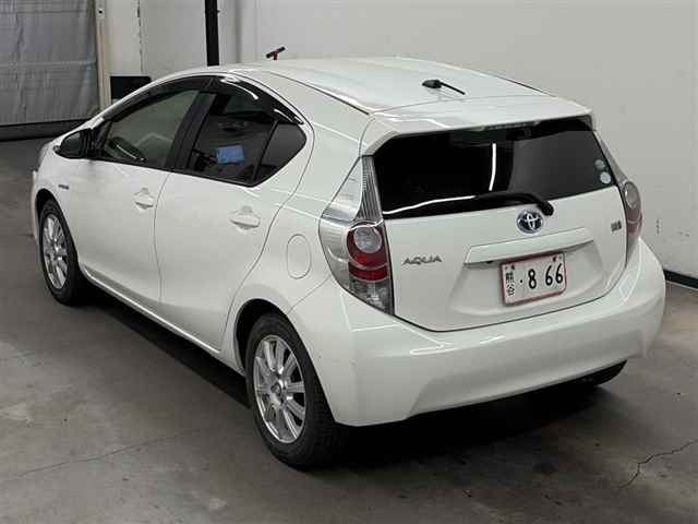 Toyota AQUA 2014 7253659-1