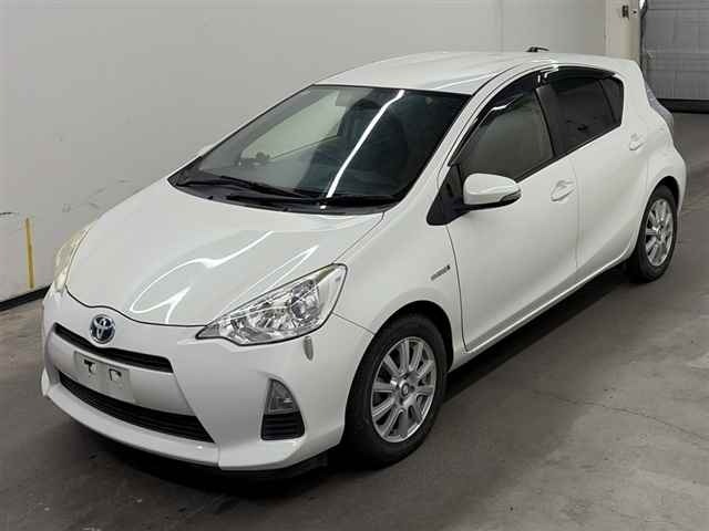 Toyota AQUA 2014 7253659-4