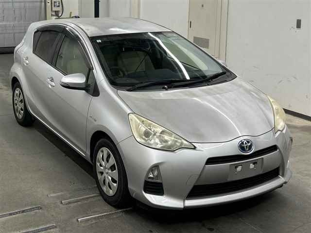 Toyota AQUA 2013 7253666-0