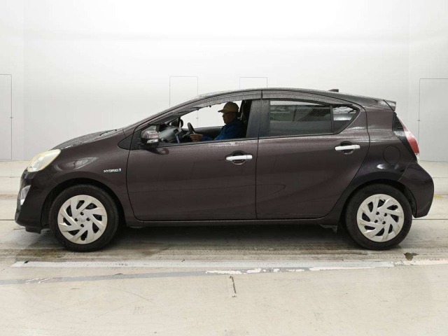 Toyota AQUA 2016 7253710-4