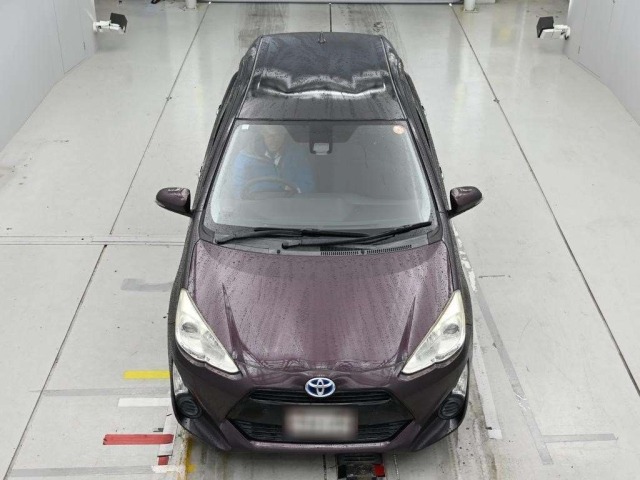 Toyota AQUA 2016 7253710-7