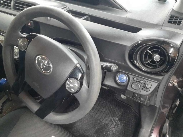 Toyota AQUA 2016 7253710-9