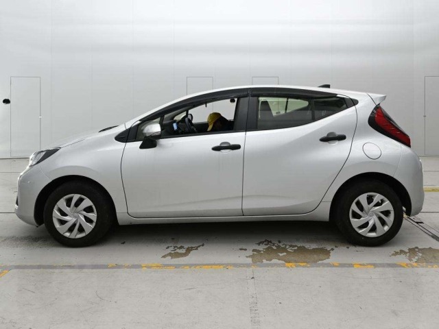 Toyota AQUA 2023 7253714-4