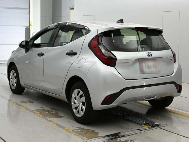 Toyota AQUA 2023 7253714-6