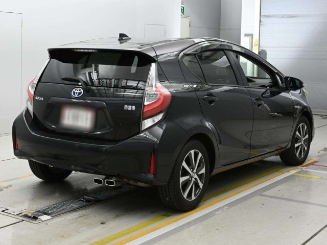 Toyota AQUA 2017 7253716-1