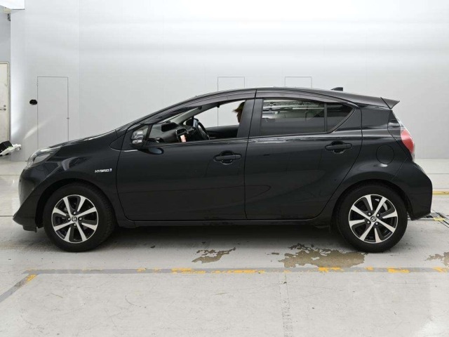 Toyota AQUA 2017 7253716-4