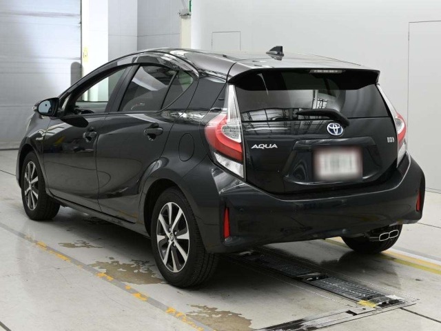 Toyota AQUA 2017 7253716-6