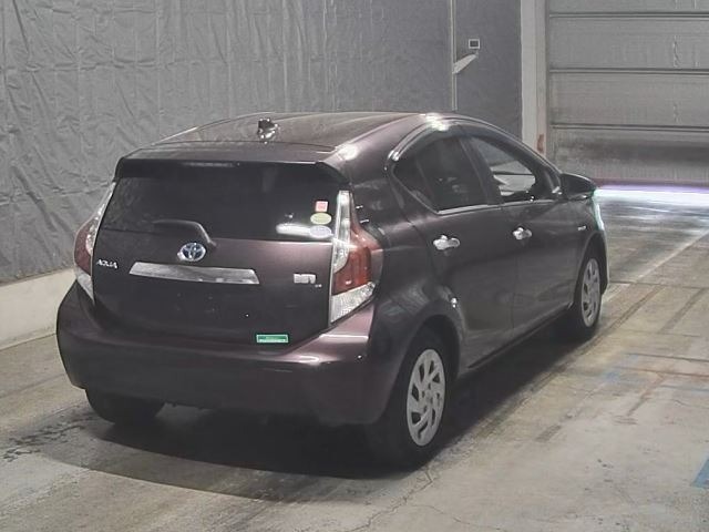 Toyota AQUA 2017 7253717-1