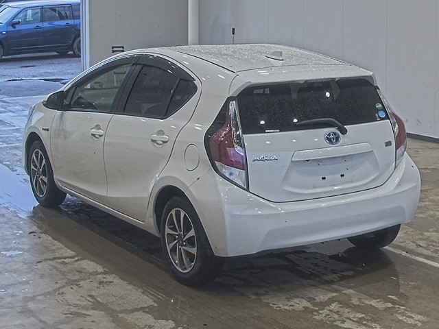 Toyota AQUA 2016 7253732-1
