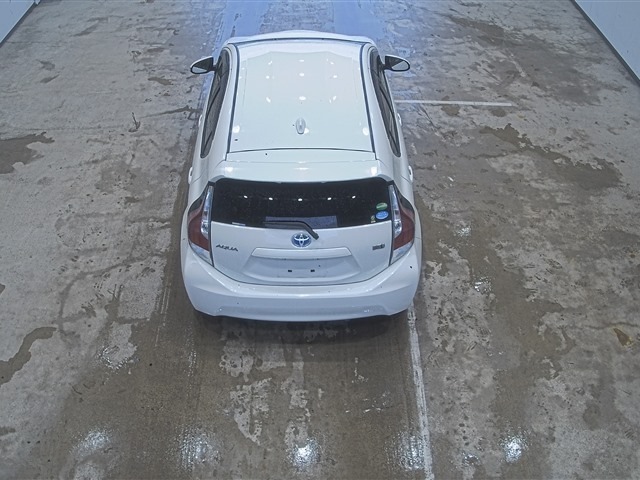 Toyota AQUA 2016 7253732-3