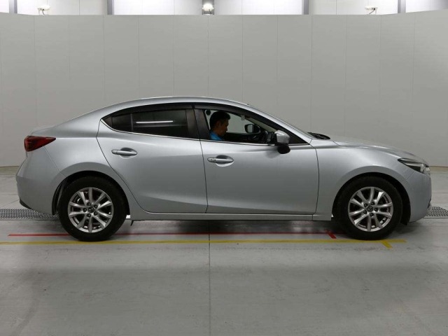 Mazda AXELA 2016 7242542-3