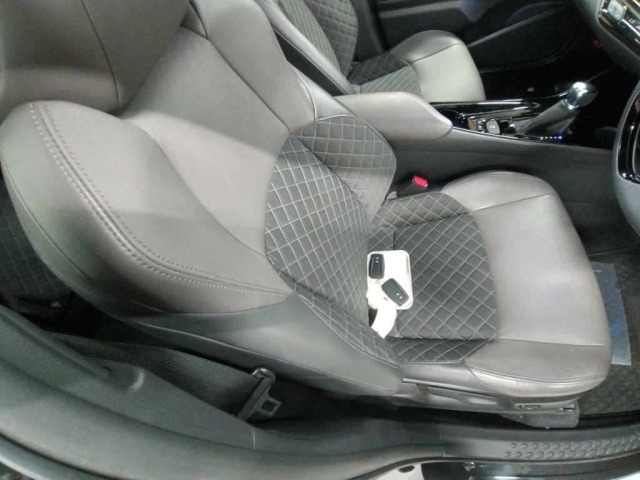Toyota C-HR 2023 7255543-10