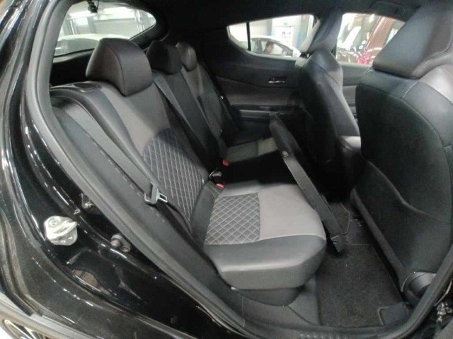 Toyota C-HR 2023 7255543-12