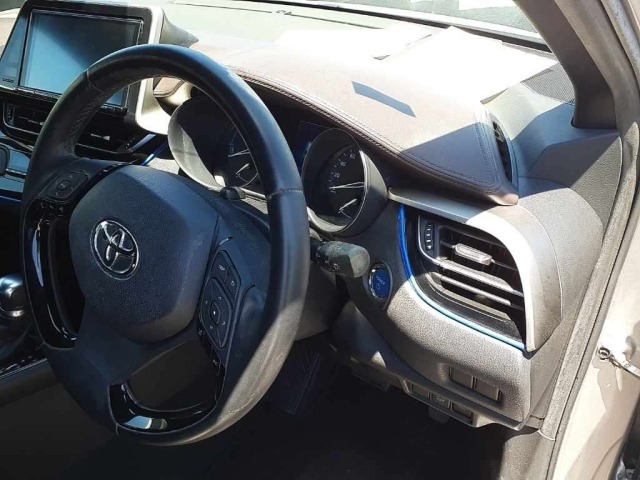 Toyota C-HR 2017 7255556-9