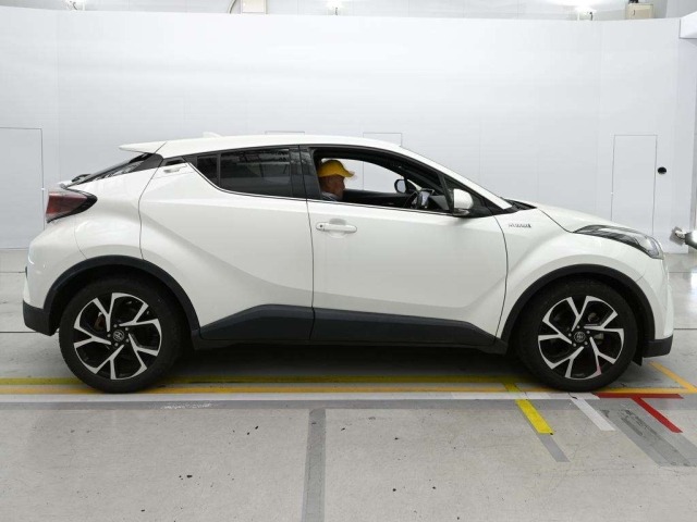 Toyota C-HR 2017 7255557-3