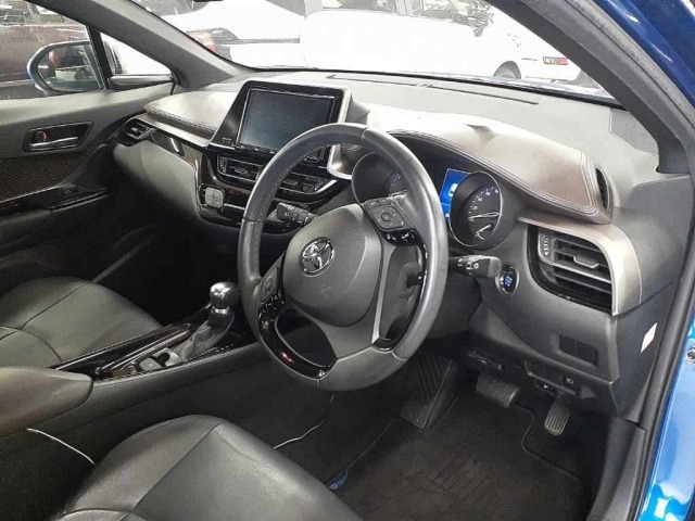 Toyota C-HR 2016 7255571-9