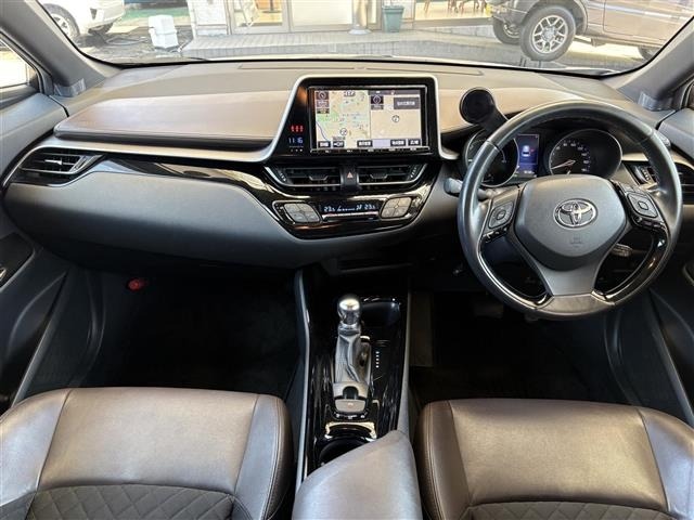 Toyota C-HR 2017 7255818-14