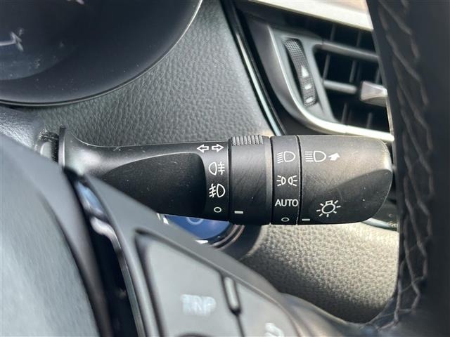Toyota C-HR 2017 7255835-10