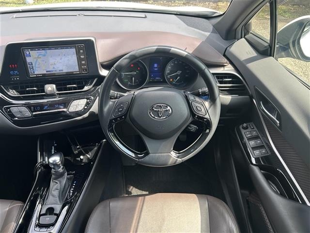 Toyota C-HR 2017 7255835-15