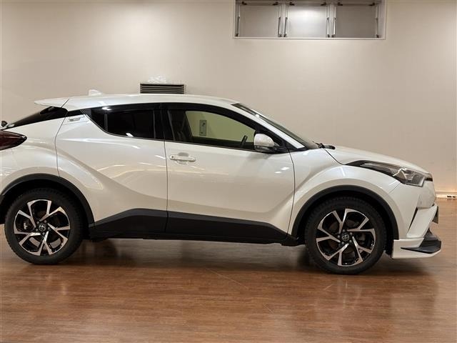 Toyota C-HR 2017 7255846-15