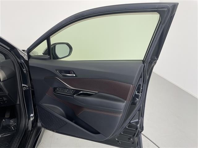 Toyota C-HR 2017 7255869-6