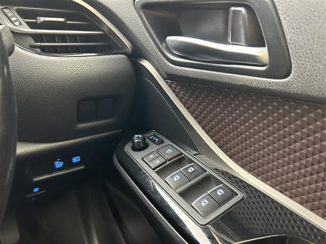 Toyota C-HR 2017 7255881-6