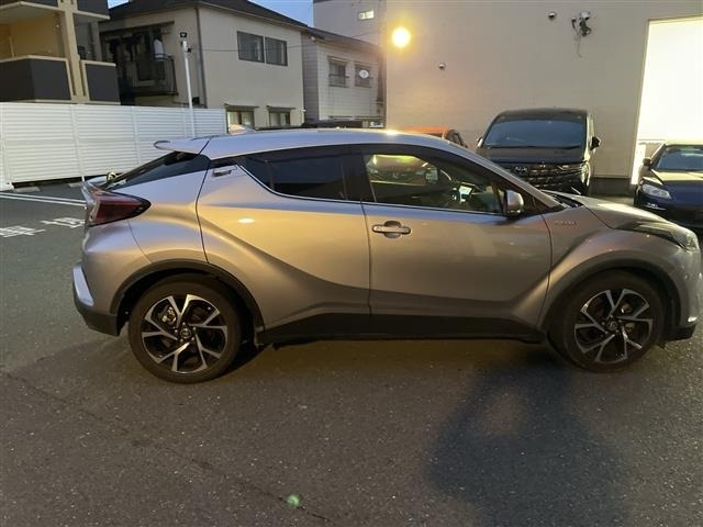 Toyota C-HR 2017 7255889-21