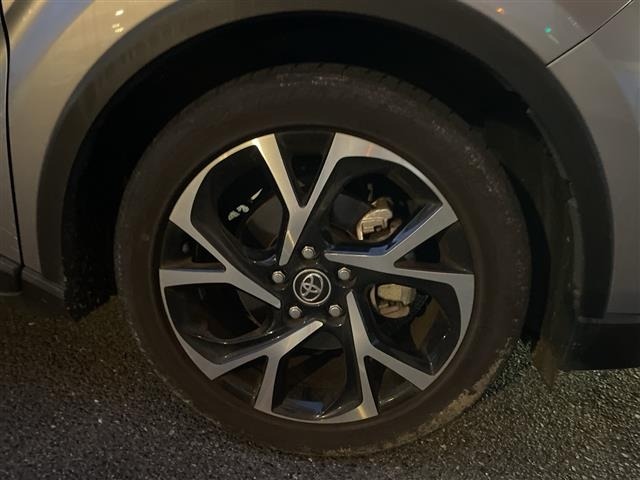Toyota C-HR 2017 7255889-5