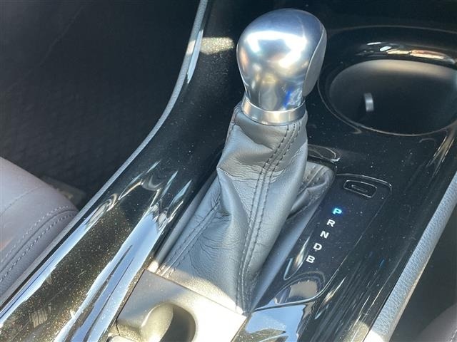 Toyota C-HR 2017 7255897-11