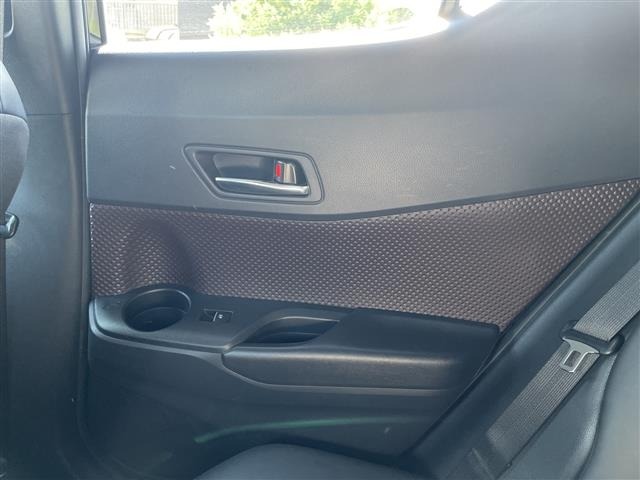 Toyota C-HR 2017 7255897-4