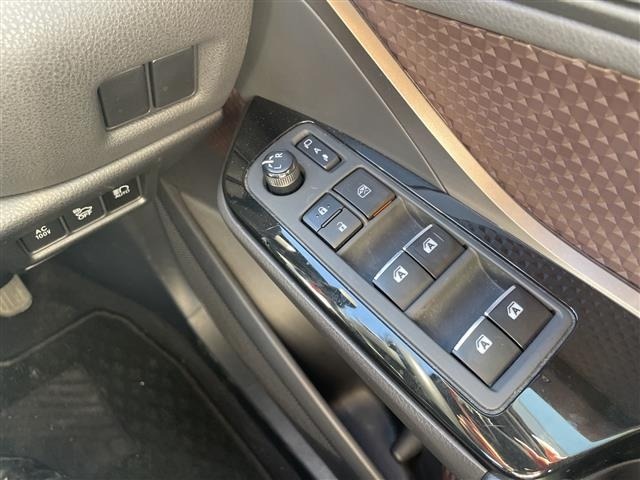Toyota C-HR 2017 7255897-5