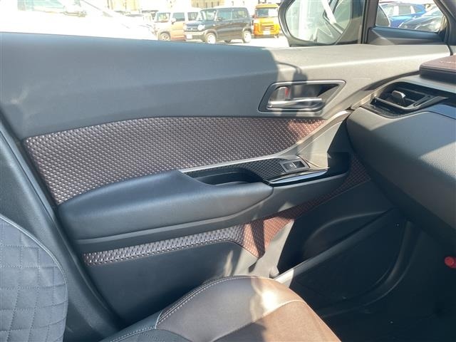 Toyota C-HR 2017 7255897-6