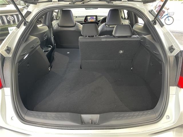 Toyota C-HR 2023 7255904-11