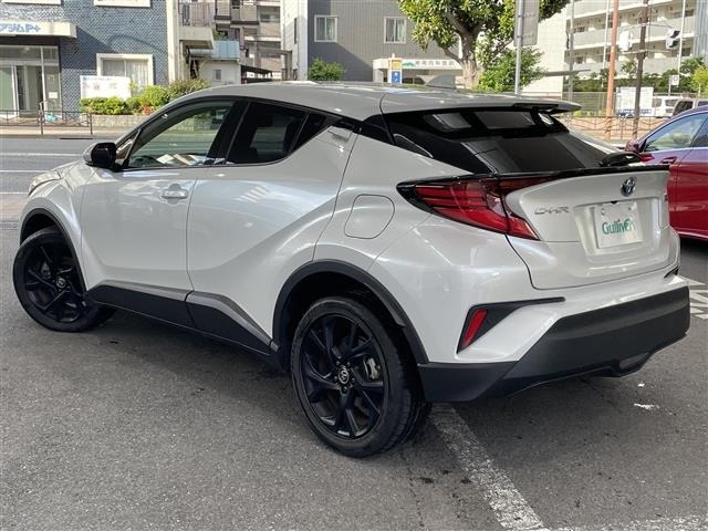 Toyota C-HR 2023 7255904-13