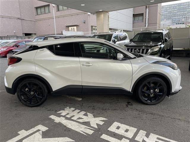 Toyota C-HR 2023 7255904-17