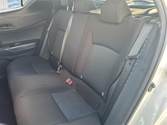 Toyota C-HR 2018 7255906-12