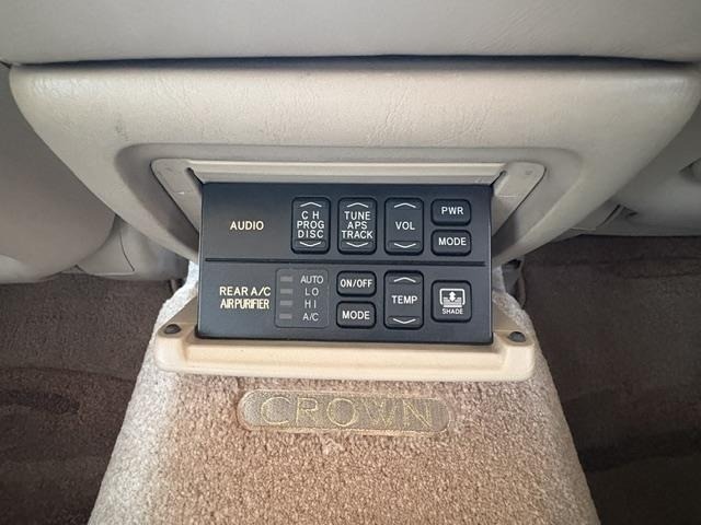 Toyota CROWN MAJESTA 2000 7240815-12