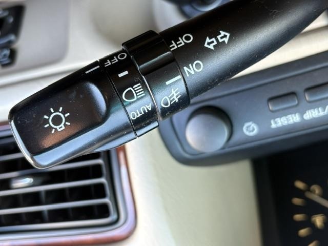 Toyota CROWN MAJESTA 2000 7240815-18