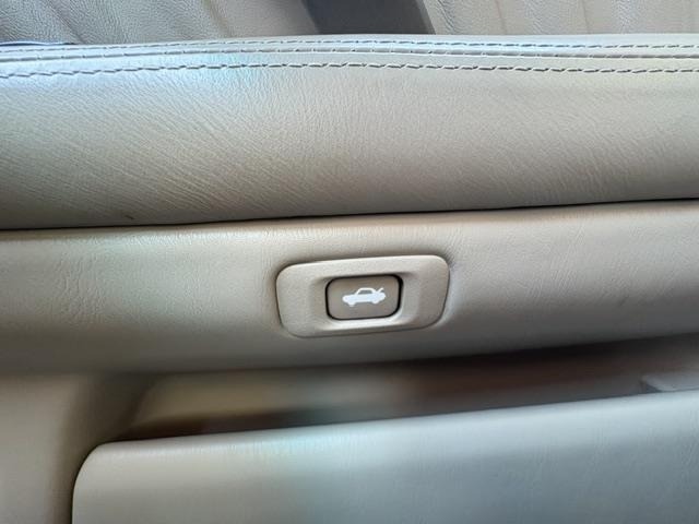 Toyota CROWN MAJESTA 2000 7240815-2