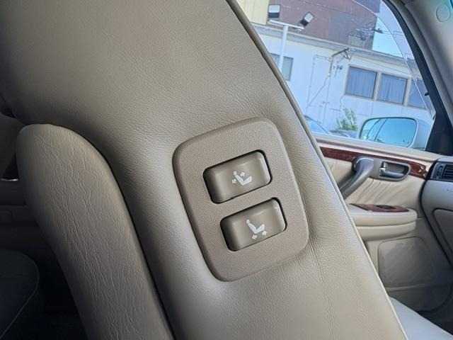 Toyota CROWN MAJESTA 2000 7240815-22