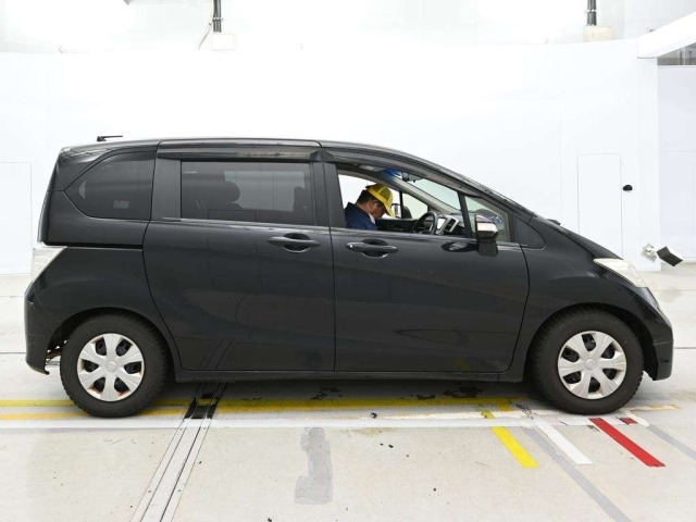 Honda FREED 2012 7246331-3