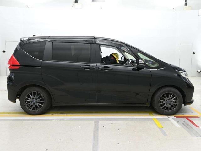 Honda FREED 2023 7246350-3