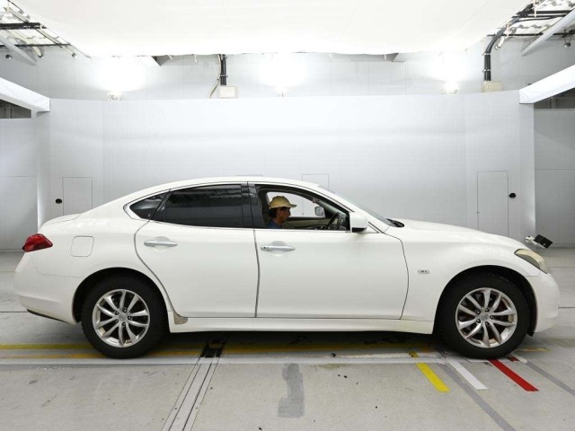 Nissan FUGA 2010 7237732-3