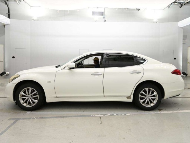 Nissan FUGA 2010 7237732-4