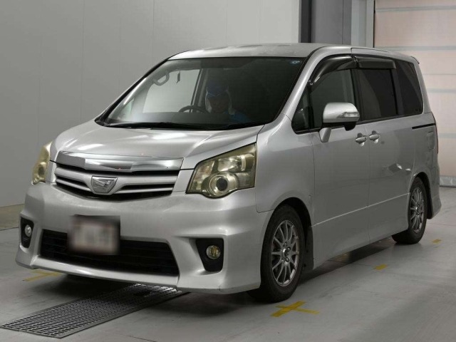Toyota NOAH 2011 7254074-0
