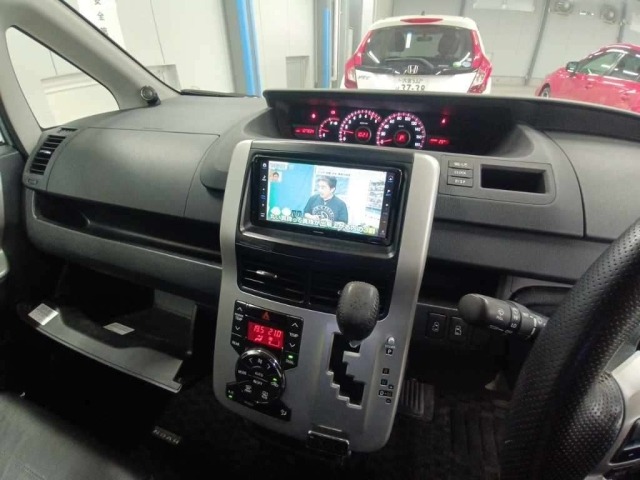 Toyota NOAH 2011 7254074-11