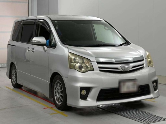 Toyota NOAH 2011 7254074-5