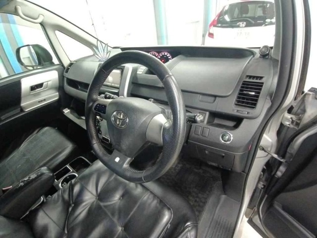 Toyota NOAH 2011 7254074-9