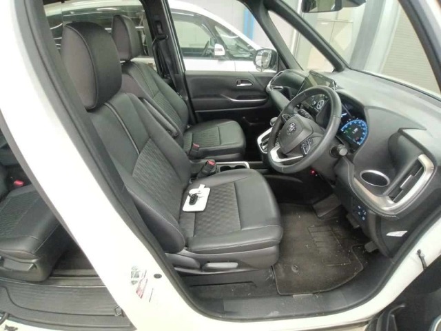 Toyota NOAH 2024 7254075-10