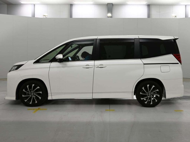 Toyota NOAH 2024 7254075-4